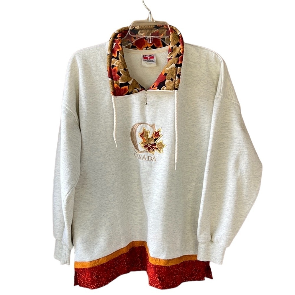 Vintage CityScape Canada Graphic Embroidered Sweatshirt Gray Maple Leaf Trim SzM